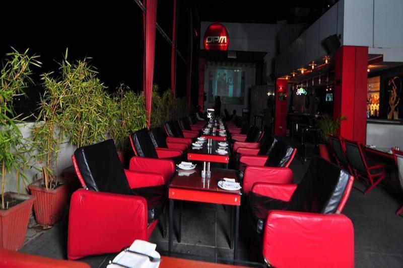 Infiniti Hotel And Spa Indore Buitenkant foto